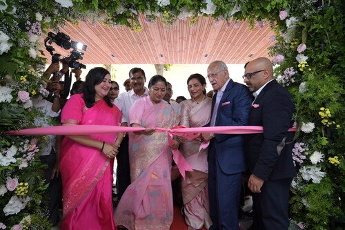 New Delhi Chief Minister Smt. Rekha Gupta, along with Member of Parliament Ms. Bansuri Swaraj; Dr. Prathap C Reddy, Founder-Chairman, Apollo Hospitals Group; Ms. Preetha Reddy, Executive Vice Chairperson, Apollo Hospitals Enterprise Ltd (AHEL); and Mr. Di